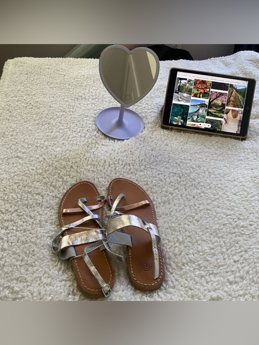 NWT Urban Outfitters Metallic Gladiator Sandals Women’s Size 8